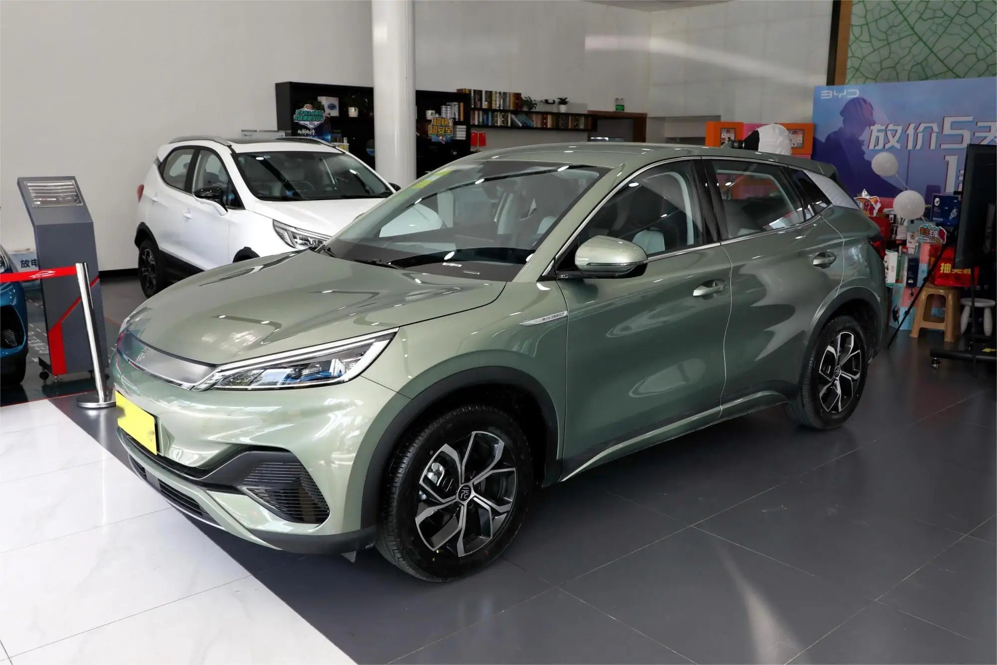 Professional Factory Direct Sale Low Price for Byd Electric Car 2023 New Model Pure Electric Compact Vehicle Yuan Plus Atto3