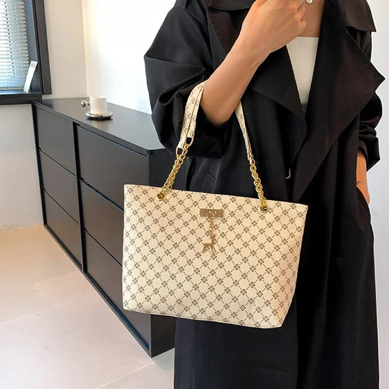 Women Luxury Design New Presbyopic Handbag Large Capacity Handbag Fashion Printing Shoulder Bag Trendy Shopping Bag with pendant